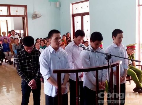 Lên mạng xã hội khiêu khích đánh nhau, nhóm thanh niên lãnh án gần 5 năm tù - Ảnh 1.