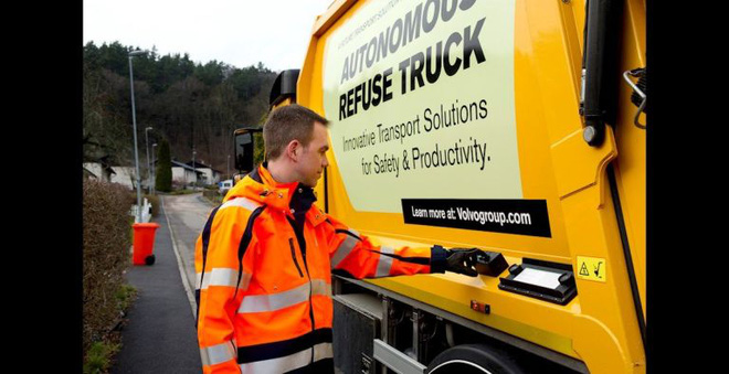 Xe tải chở rác của hãng Volvo có khả năng tự lái cực độc đáo - Ảnh 1.