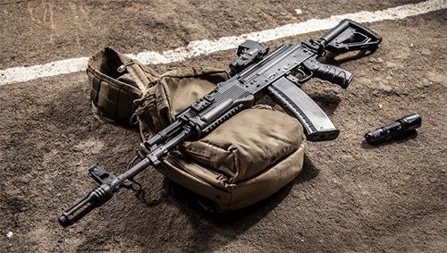 Tập đoàn Kalashnikov giới thiệu phiên bản mới của súng trường AK-74 - Ảnh 1.