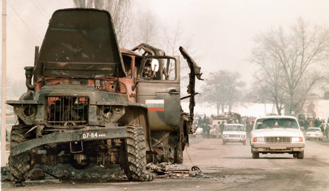 Quân đội Nga đại phá phiến quân Chechnya ở “hỏa ngục” Grozny - Ảnh 1.