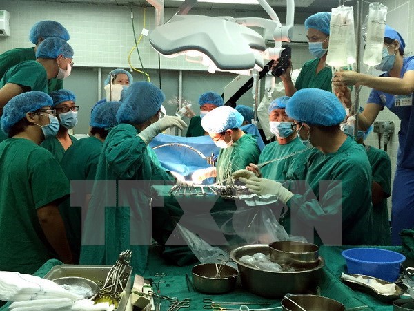 Đồng Nai: Phẫu thuật cứu sống bé gái 1 ngày tuổi bị thủng ruột - Ảnh 1.