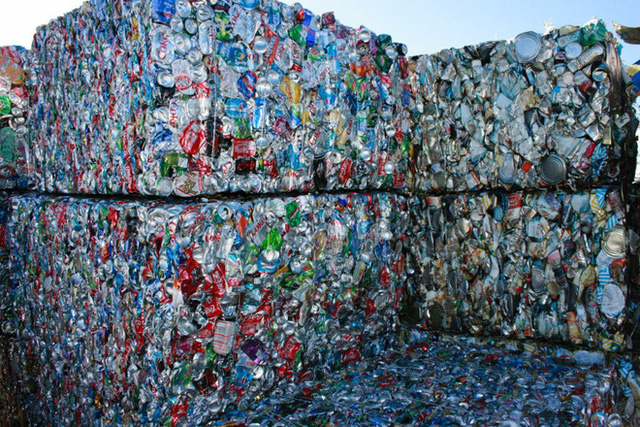 Quốc gia này đang nhập khẩu hàng triệu tấn rác mỗi năm, và lý do khiến cả thế giới phải nể phục - Ảnh 1.