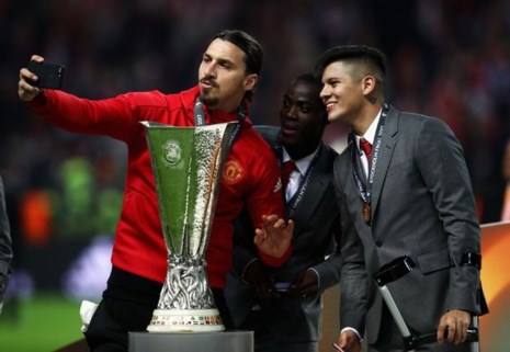 ‘Siêu cò’ xác nhận tương lai của Ibrahimovic tại MU - Ảnh 2.