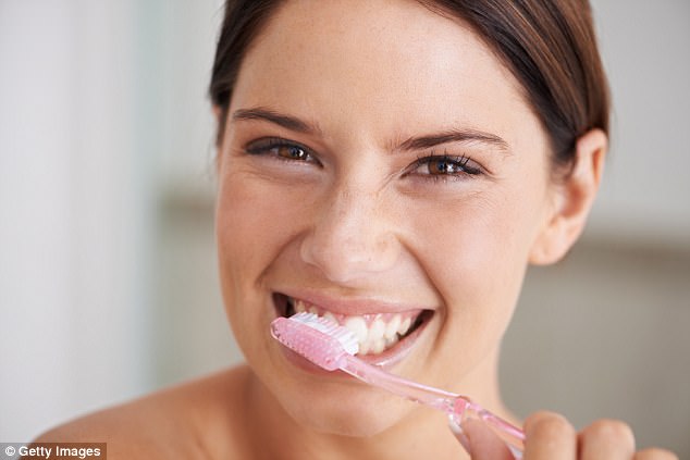 Chuyên gia dinh dưỡng thải độc ruột trong 24 giờ bằng đánh răng sạch và ăn sữa chua - Ảnh 3.