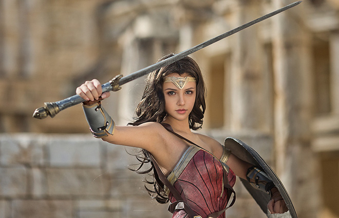 Cô gái Philippines có màn cosplay thành Wonder Woman xuất sắc không thua bản gốc - Ảnh 2.