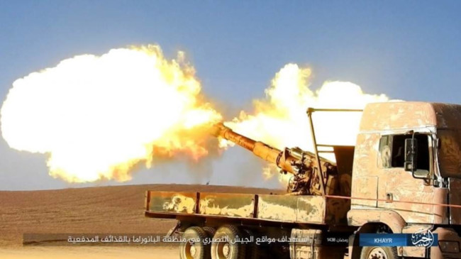 IS dồn toàn lực đánh chiếm Deir Ezzor, quân đội Syria sắp kiệt sức - Ảnh 1.