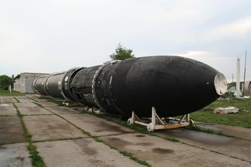 Tên lửa R-36M2 Voevoda có khả năng hủy diệt kinh hoàng nhất thế giới - Ảnh 2.
