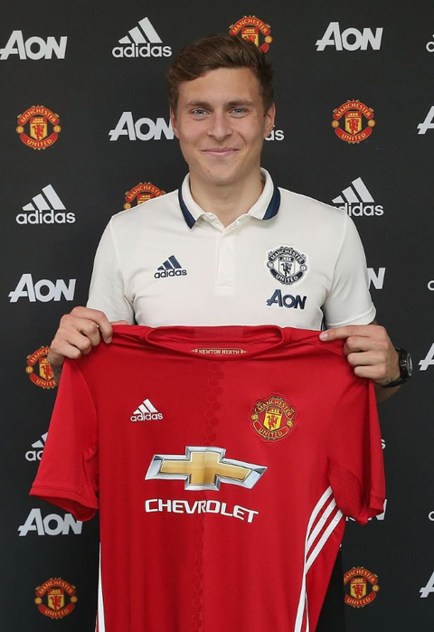 Đội bóng vô danh Thụy Điển vớ đậm từ vụ Lindelof tới Man United - Ảnh 1.