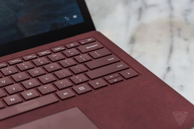Các chuyên gia công nghệ thế giới hết lời khen ngợi Microsoft Surface Laptop - Ảnh 2.