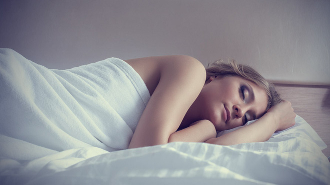 Khoa học tìm ra số giờ ngủ chính xác mỗi đêm khiến bạn hạnh phúc nhất - Ảnh 1.