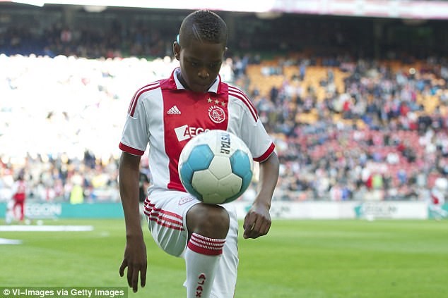 Đánh bại MU, Chelsea có sao trẻ Ajax - Ảnh 2.