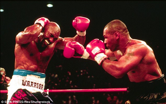 20 năm sau khi Tyson cắn đứt tai Holyfield họ đã thành bạn - Ảnh 1.
