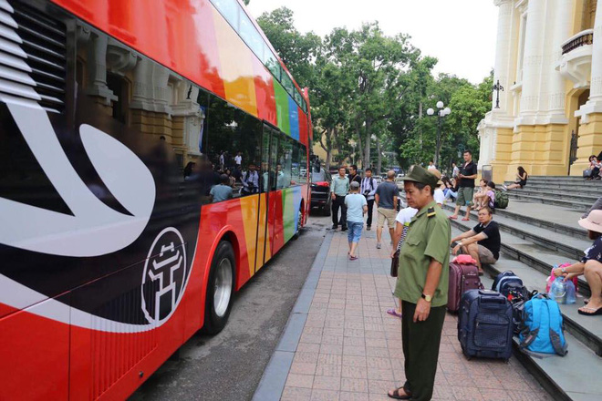 Tìm hiểu về xe bus mui trần - xe bus kiểu mới vừa về Hà Nội để phục vụ nhu cầu ngắm cảnh - Ảnh 2.