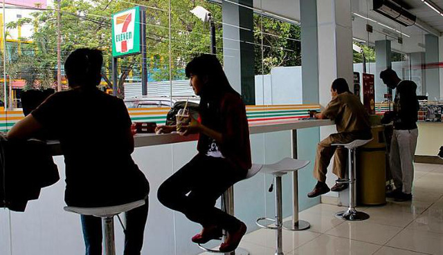 Vì đâu đế chế 7-Eleven phải gục ngã trước thị trường Indonesia? - Ảnh 1.