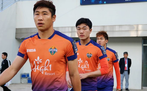 Xuân Trường được chấm 6 điểm trong lần đầu đá chính cho Gangwon - Ảnh 1.