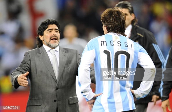 Hé lộ lý do khiến Messi không mời huyền thoại Maradona dự đám cưới - Ảnh 2.
