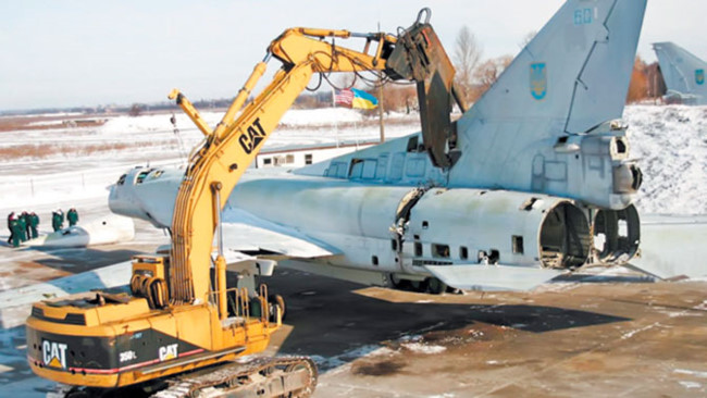 Ukraine “xẻ thịt” TU-160, bán tháo công nghệ tên lửa vì nghe lời Mỹ - Ảnh 2.