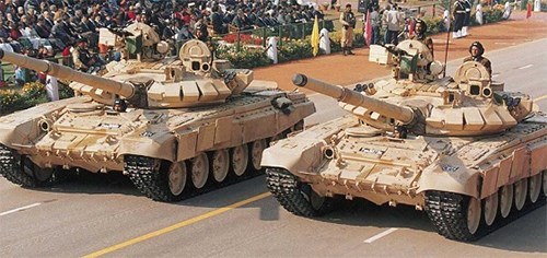 Nga triển khai dây chuyền lắp ráp xe tăng T-90S tại Ai Cập - Ảnh 2.