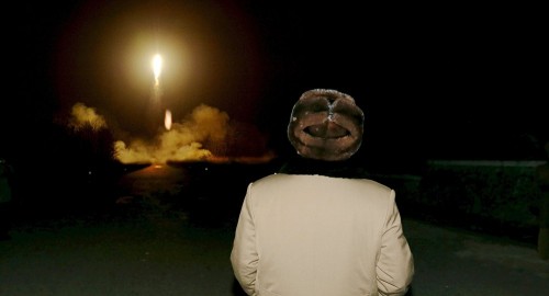 Triều Tiên tuyên bố sẽ tặng Mỹ nhiều món quà tên lửa mới - Ảnh 1.