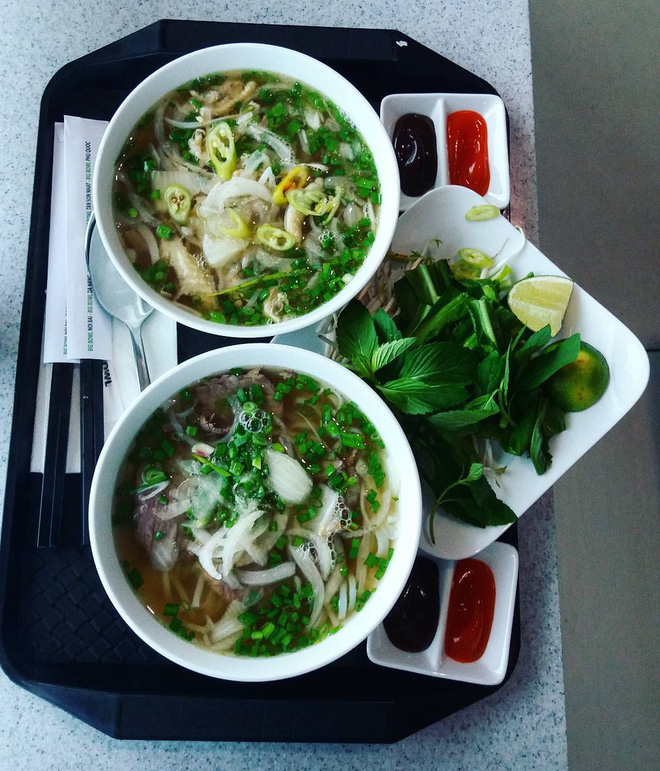 10 món ăn đường phố Việt Nam được CNN hết lời khen ngợi - Ảnh 2.