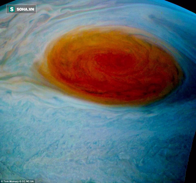 Con tàu tỷ đô của NASA tiết lộ hình ảnh siêu bão khổng lồ trên sao Mộc - Ảnh 1.