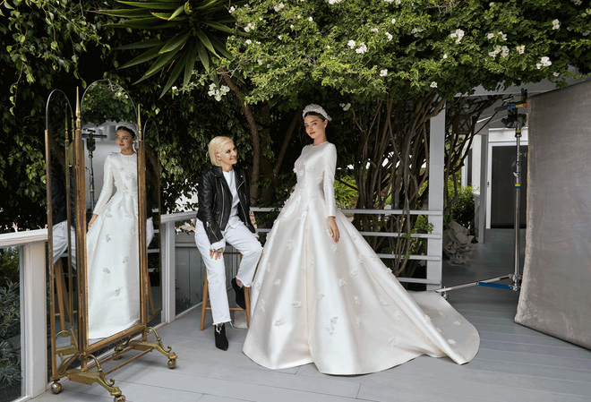 Nhìn vào chiếc váy cưới Dior của Miranda Kerr, bạn sẽ tin rằng đôi khi giấc mơ có thật - Ảnh 2.
