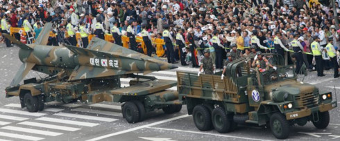 Hé lộ sức mạnh đáng gờm của hệ thống tên lửa Hàn Quốc - Ảnh 2.