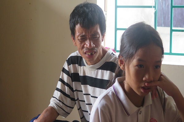 Xót xa gia cảnh bé gái bị yêu râu xanh nhiễm HIV xâm hại ở Ninh Bình - Ảnh 1.