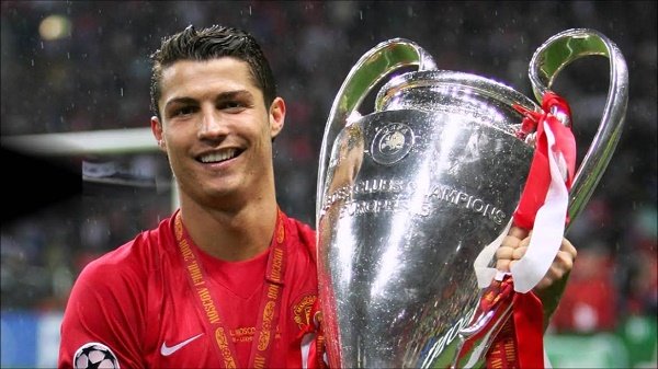 Ronaldo cầu cứu MU ngay giữa tòa - Ảnh 1.