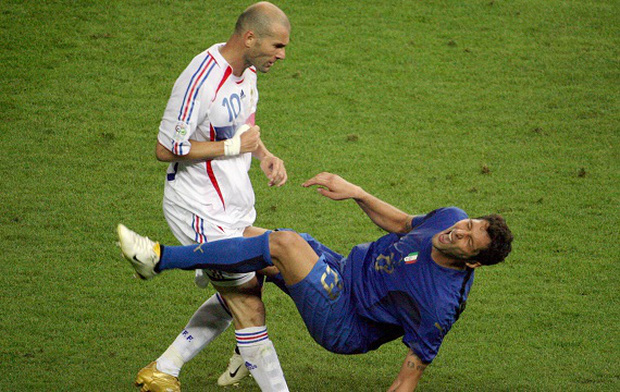 Zidane vs Mourinho: Cuộc chiến giữa thiên thần và ác quỷ - Ảnh 2.