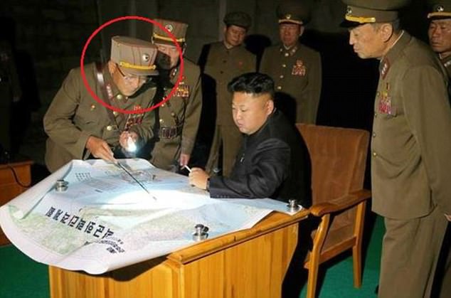 Vị tướng bí ẩn đứng sau Kim Jong-un có thể khơi mào Thế chiến III là ai? - Ảnh 1.