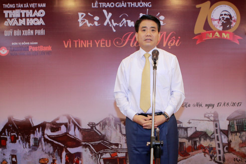 Chủ tịch TP Hà Nội Nguyễn Đức Chung nhận giải thưởng Bùi Xuân Phái - Ảnh 1.