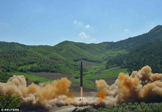 Hé lộ những thách thức Triều Tiên cần vượt qua để tấn công tên lửa Mỹ - Ảnh 2.