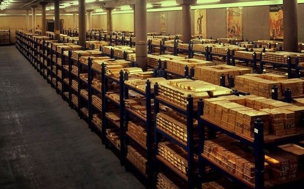 Hầm đá chứa 5.000 thỏi vàng: Bí mật sau cánh cửa sắt 90 tấn - Ảnh 2.