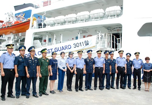 Tàu Lực lượng Bảo vệ bờ biển Hàn Quốc thăm thành phố Đà Nẵng - Ảnh 2.