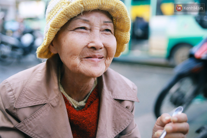 Hồng nhan thời trẻ nhưng về già chẳng chồng con, cụ bà 83 tuổi bầu bạn với thú hoang nơi phố núi Đà Lạt - Ảnh 3.