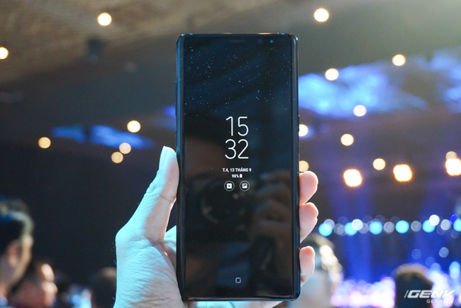Samsung Galaxy Note8 chính thức ra mắt tại Việt Nam: Thiết kế ấn tượng, camera kép xóa phông chủ động, giá 22,5 triệu - Ảnh 2.