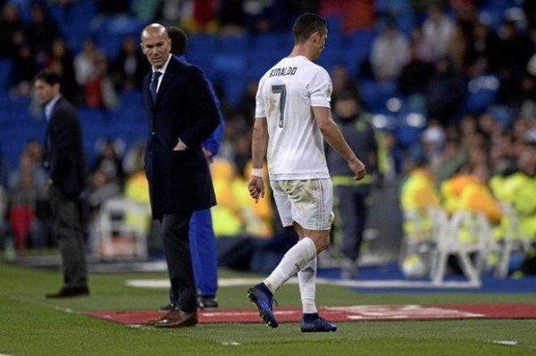 Zidane ra tay xử Ronaldo, kết quả không ngờ - Ảnh 2.