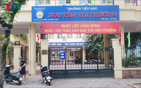 Kỷ luật cảnh cáo cô giáo đánh liên tiếp vào chân học sinh - Ảnh 1.