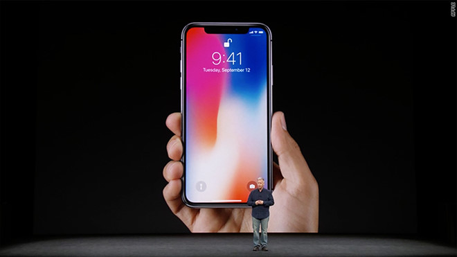 Nhiều người dùng sẽ phải đợi đến năm 2018 mới có thể sở hữu iPhone X - Ảnh 1.