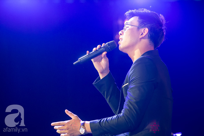  Ca sĩ Đông Hùng: Lúc tôi thi Vietnam Idol, hơn phân nửa khán giả bên dưới đều là chủ nợ - Ảnh 2.