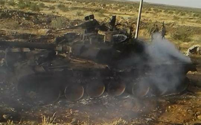 Xe tăng T-90 liên tục bị hạ gục ở Syria: Chuyện gì phải đến đã đến - Thật thảm khốc - Ảnh 1.
