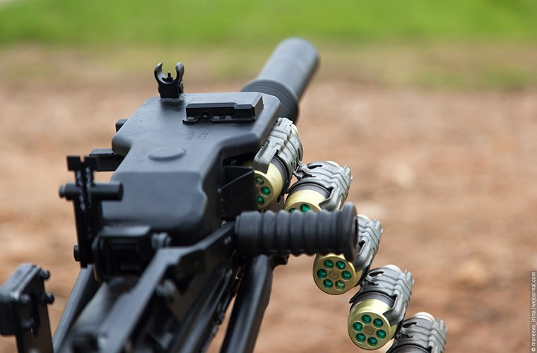 G&acirc;y ra tổn thất kinh ho&agrave;ng, vũ kh&iacute; tạo ra b&atilde;o lửa khiến đối phương khiếp sợ - Ảnh 1.