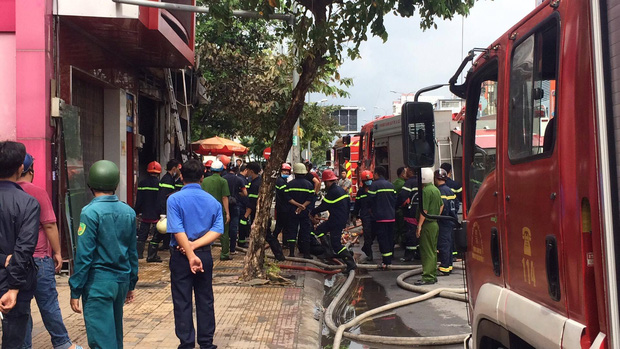 TP. HCM: Cháy lớn tại căn nhà trên đường Cộng Hoà, 1 người mắc kẹt đã tử vong - Ảnh 2.