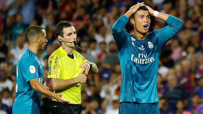 “Ngai vàng” Ronaldo lung lay: Hazard, Sanchez chờ chiếm chỗ - Ảnh 2.