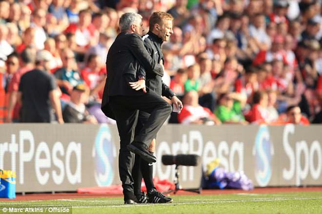 Thuyết âm mưu: Mourinho thoát án & bàn tay sếp lớn nâng đỡ MU vô địch - Ảnh 2.