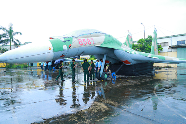 Việt Nam chế tạo thành công máy bay Su-30 mô hình - Ảnh 1.