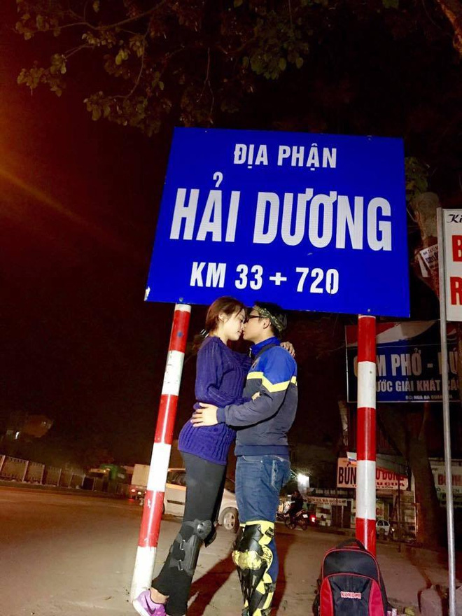 Cặp đôi hôn nhau trên từng cây số: Đi xuyên Việt, đến đâu cũng chỉ chụp đúng 1 kiểu ảnh - Ảnh 1.