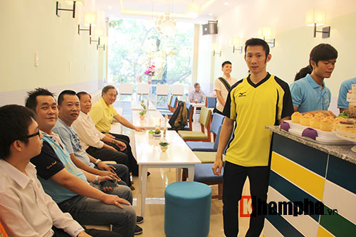 Tiến Minh bán trà sữa và những nghề tay trái ‘hái ra tiền’ của sao thể thao Việt  - Ảnh 1.