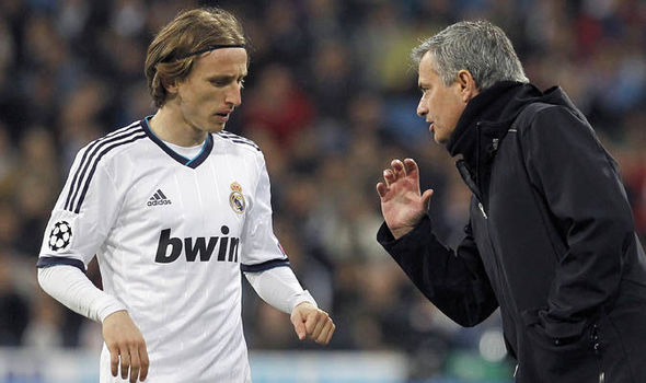 Gián điệp Modric tuồn thông tin Real cho Mourinho - Ảnh 1.